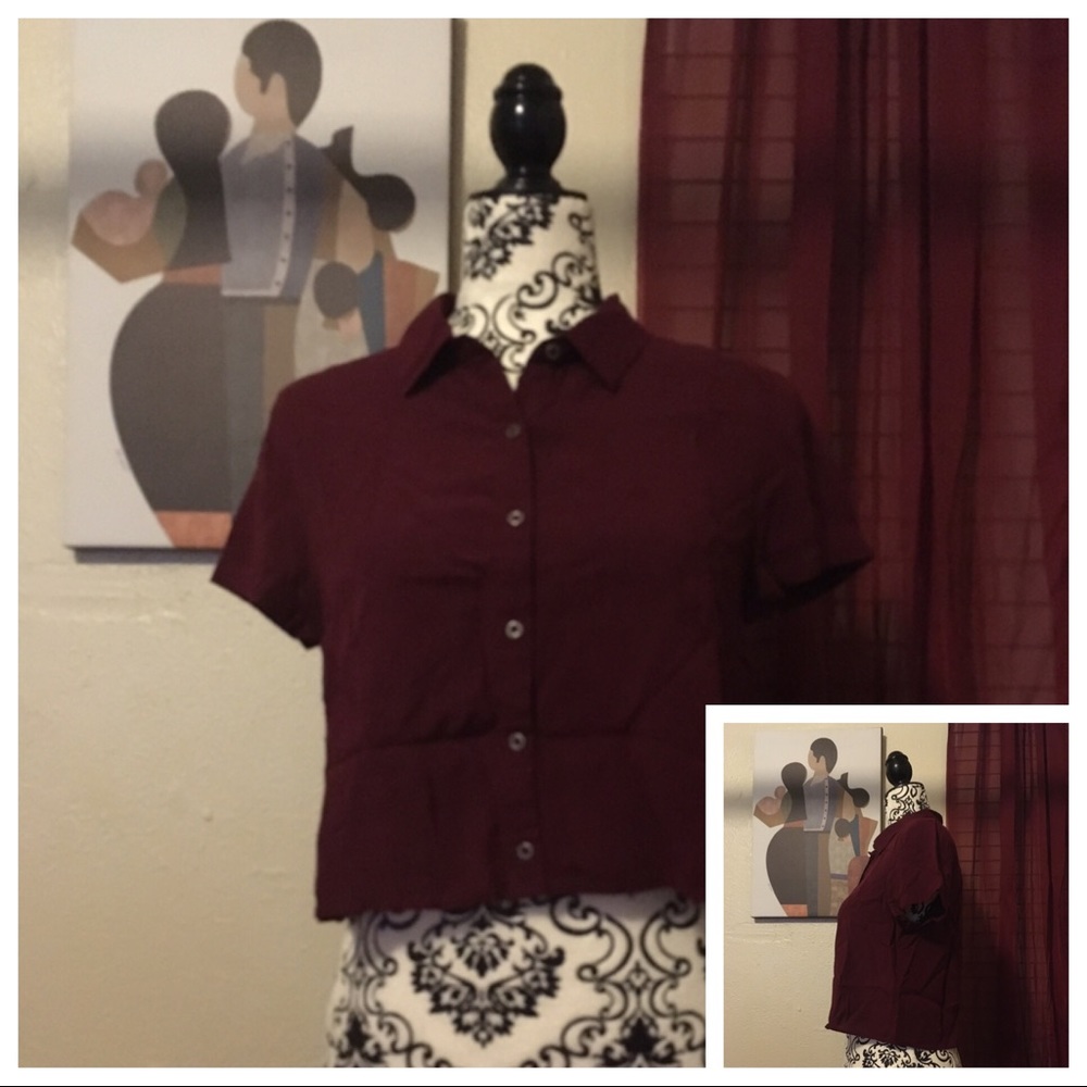 Cropped collared button up